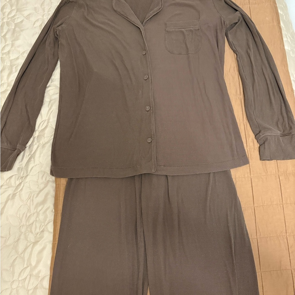 Skims soft lounge Brown Pajama Set size S